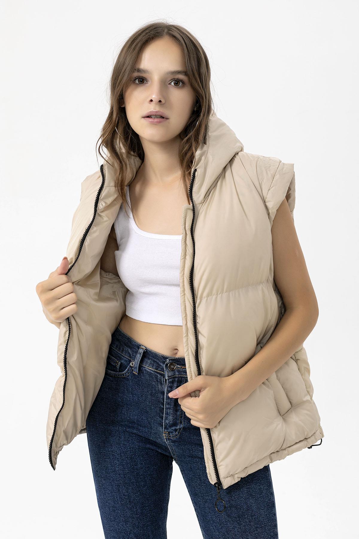 Kadın Jel Dolgulu Kapüşonlu Oversize Şişme Yelek 235015 -