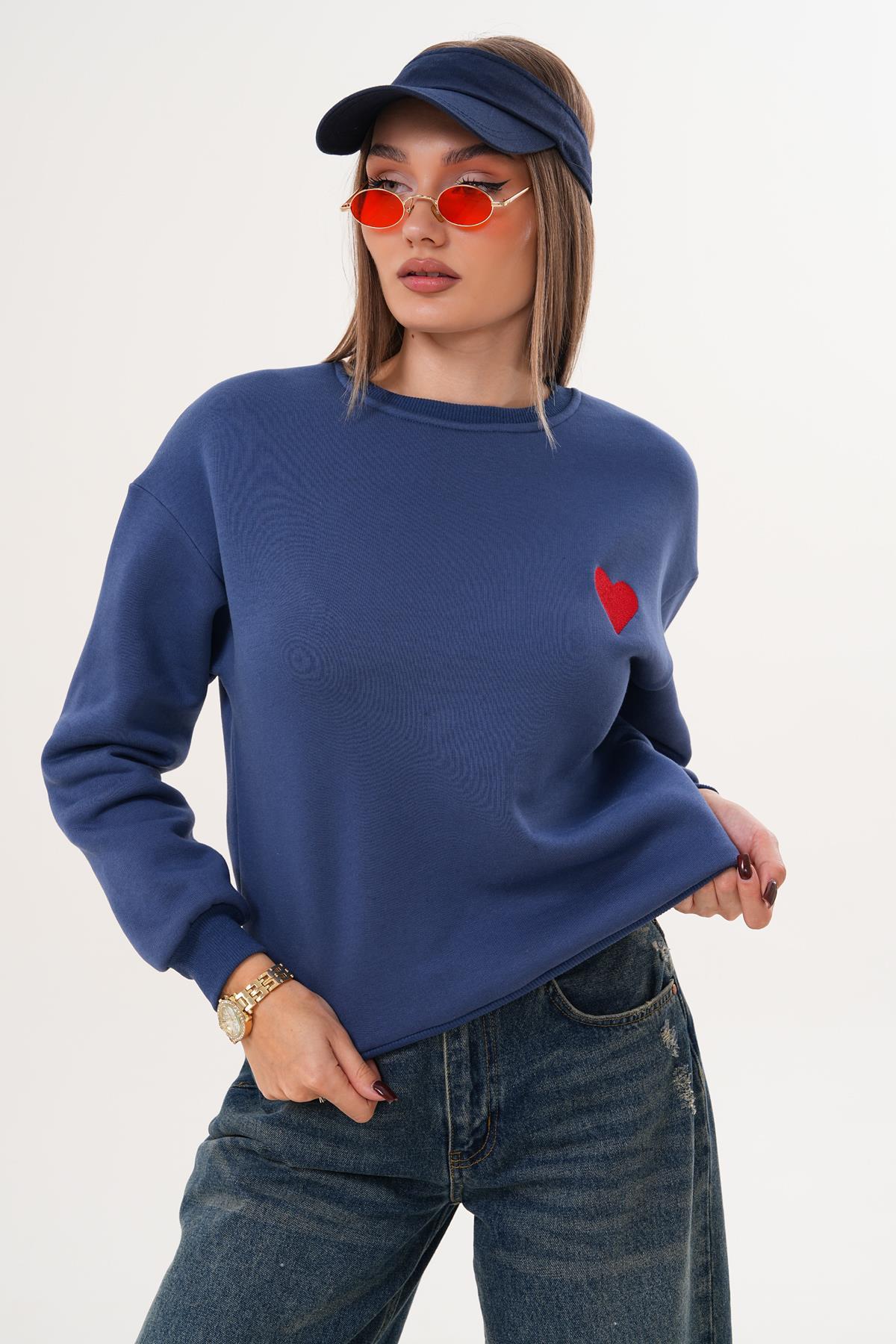 Kadın Kalp Nakışlı Üç İplik Sweatshirt 255008 -