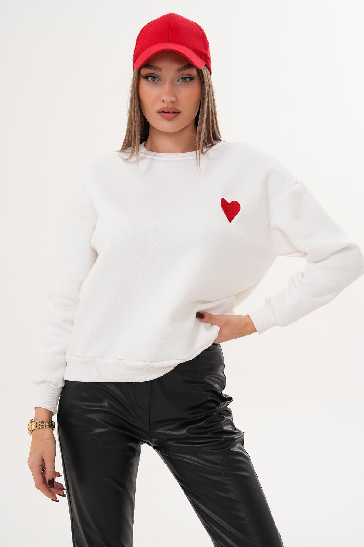Kadın Kalp Nakışlı Üç İplik Sweatshirt 255008 -