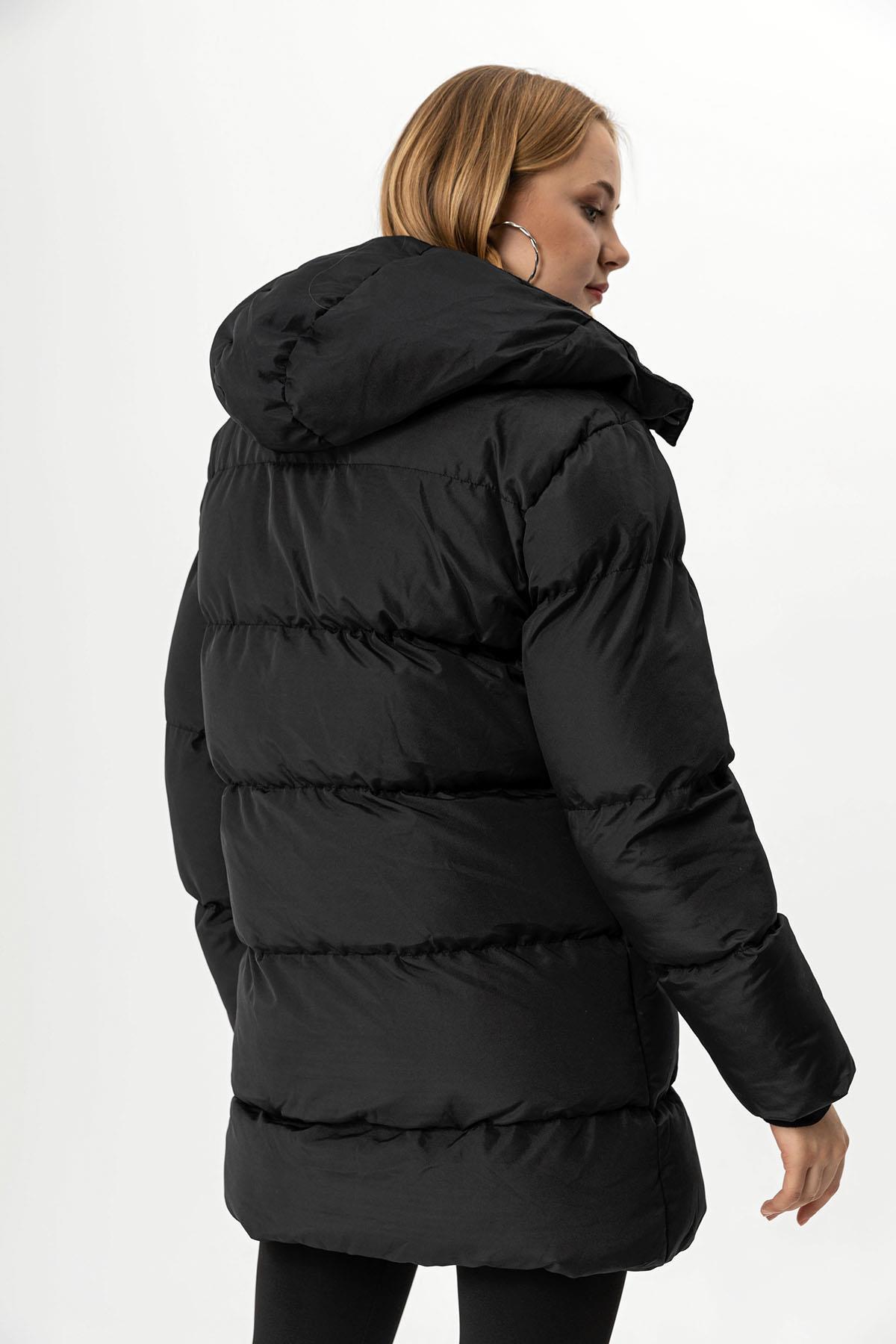 Kadın Kapüşon Detaylı Oversize Şişme Mont