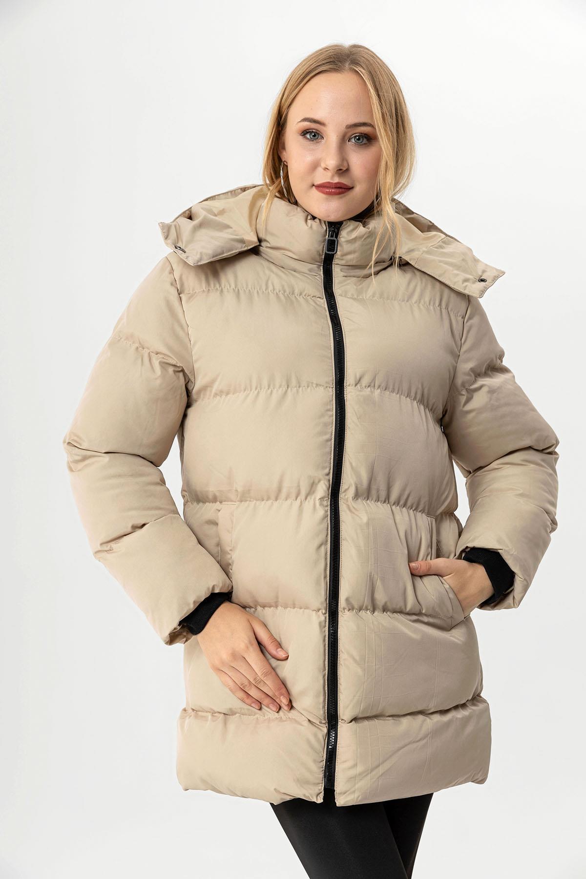 Kadın Kapüşon Detaylı Oversize Şişme Mont