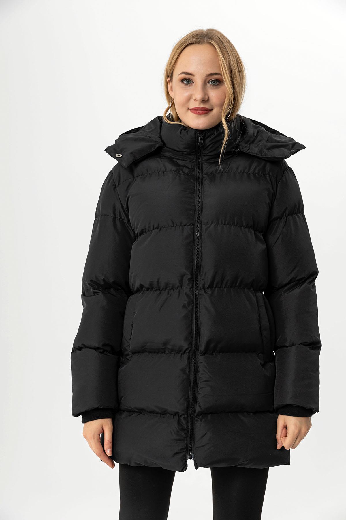 Kadın Kapüşon Detaylı Oversize Şişme Mont