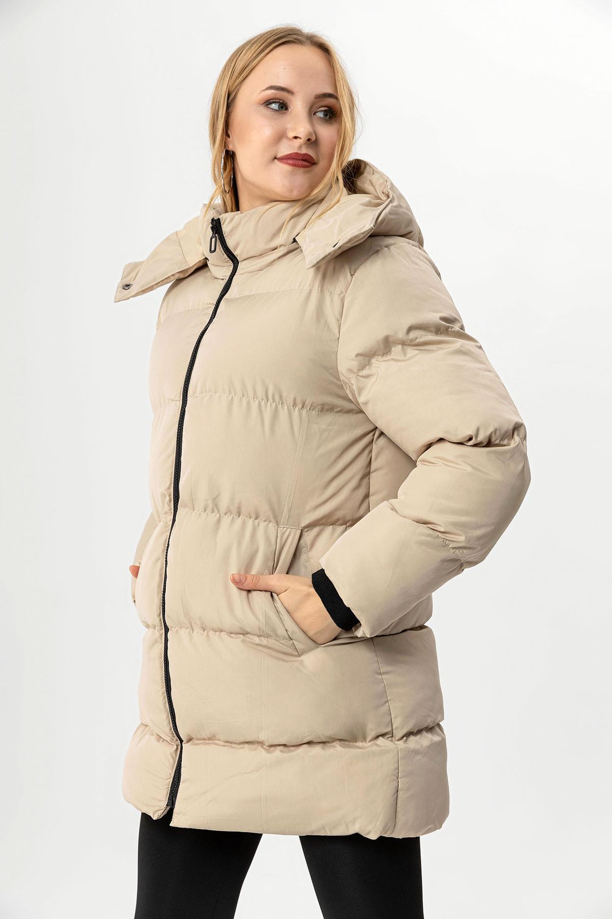 Kadın Kapüşon Detaylı Oversize Şişme Mont