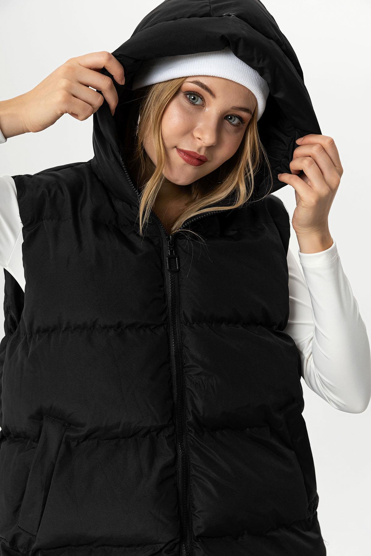 Kadın Kapüşon Detaylı Oversize Şişme Yelek