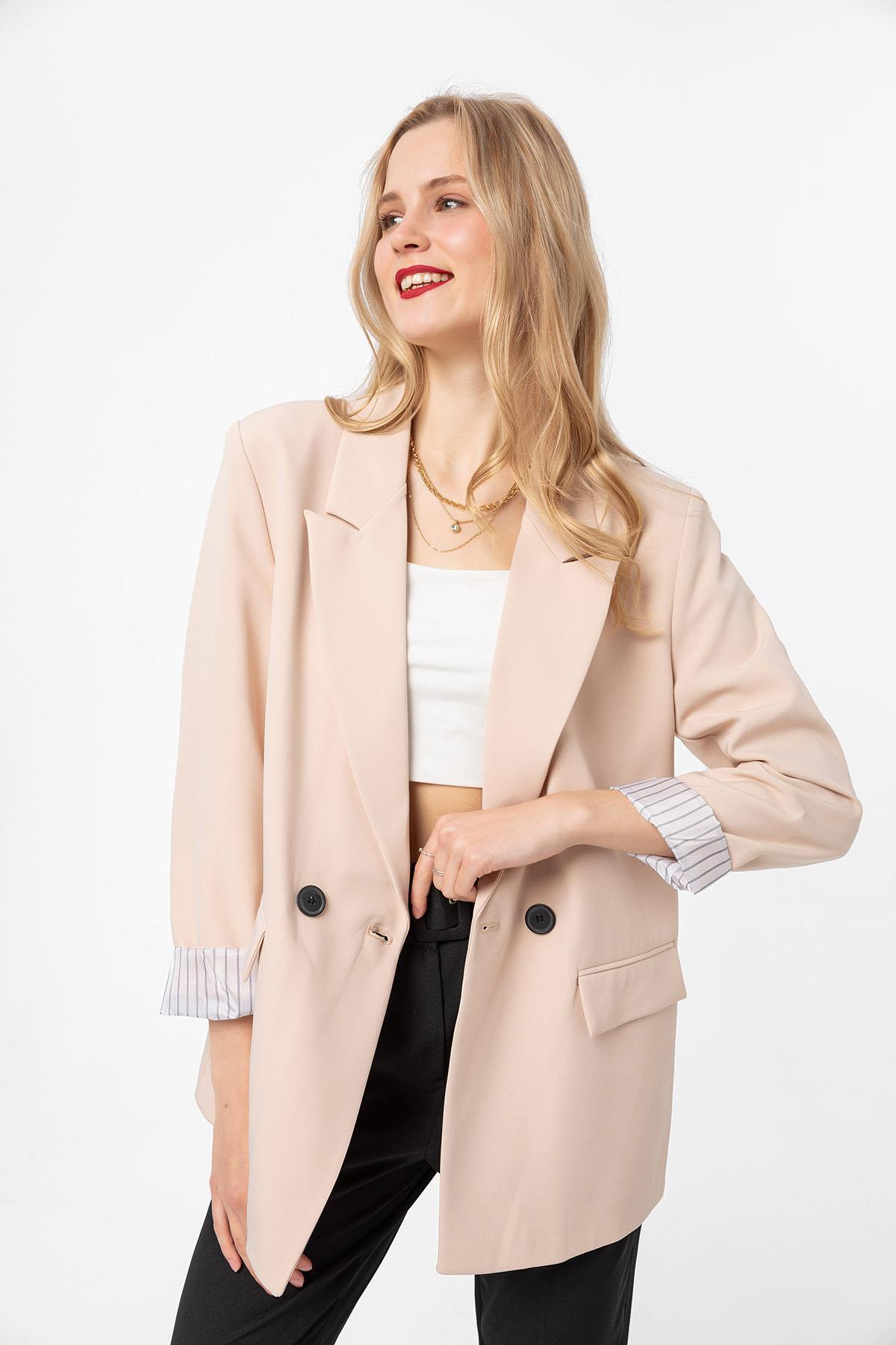 Kadın Manşetleri Çizgili Blazer Ceket
