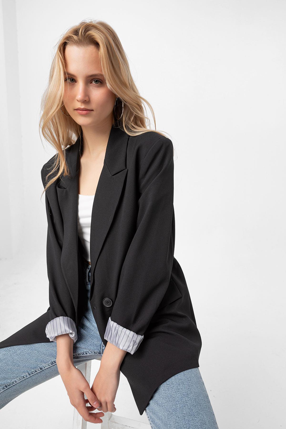 Kadın Manşetleri Çizgili Blazer Ceket