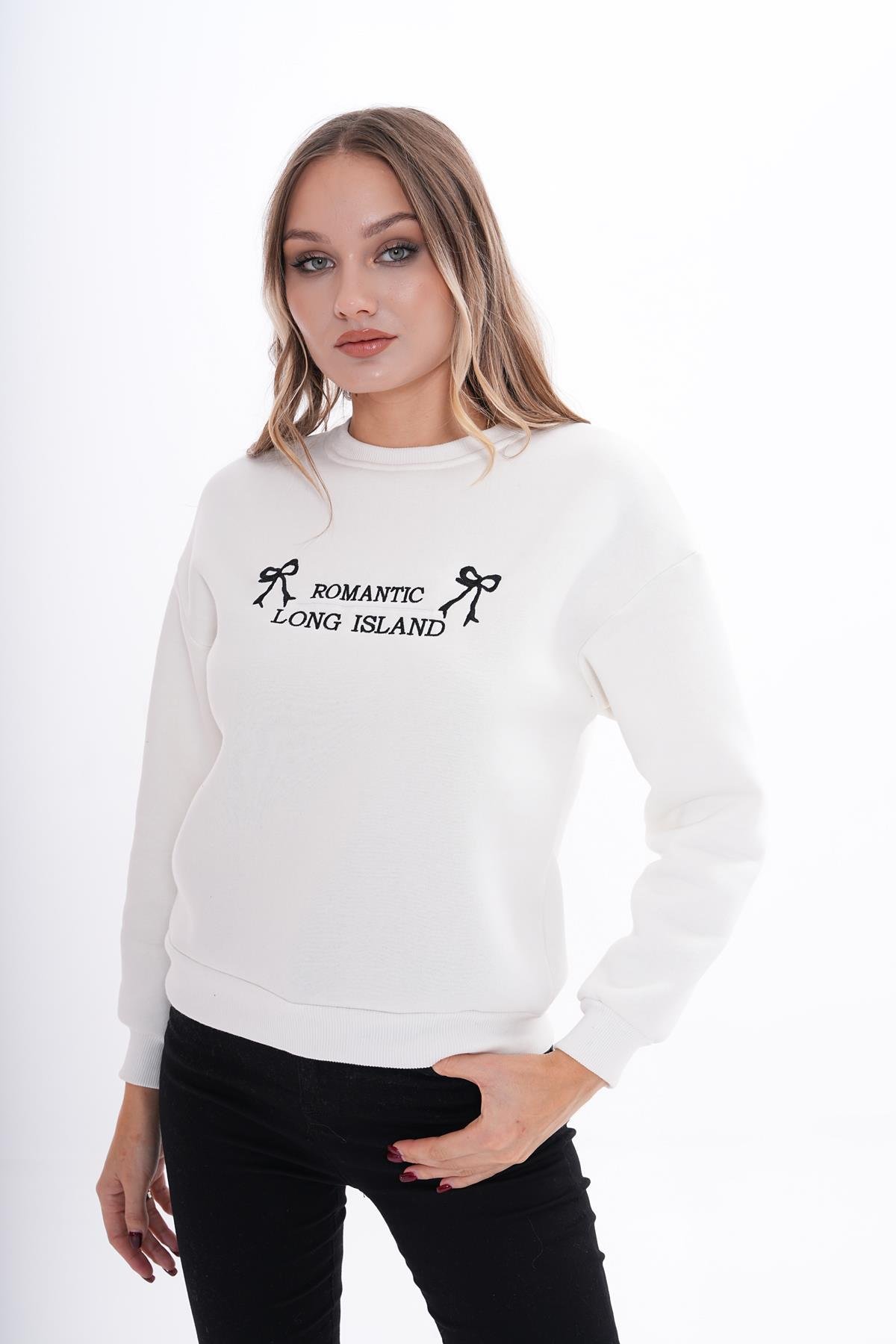 Kadın Önü Nakış Detaylı Üç İplik Sweatshirt 245328 -
