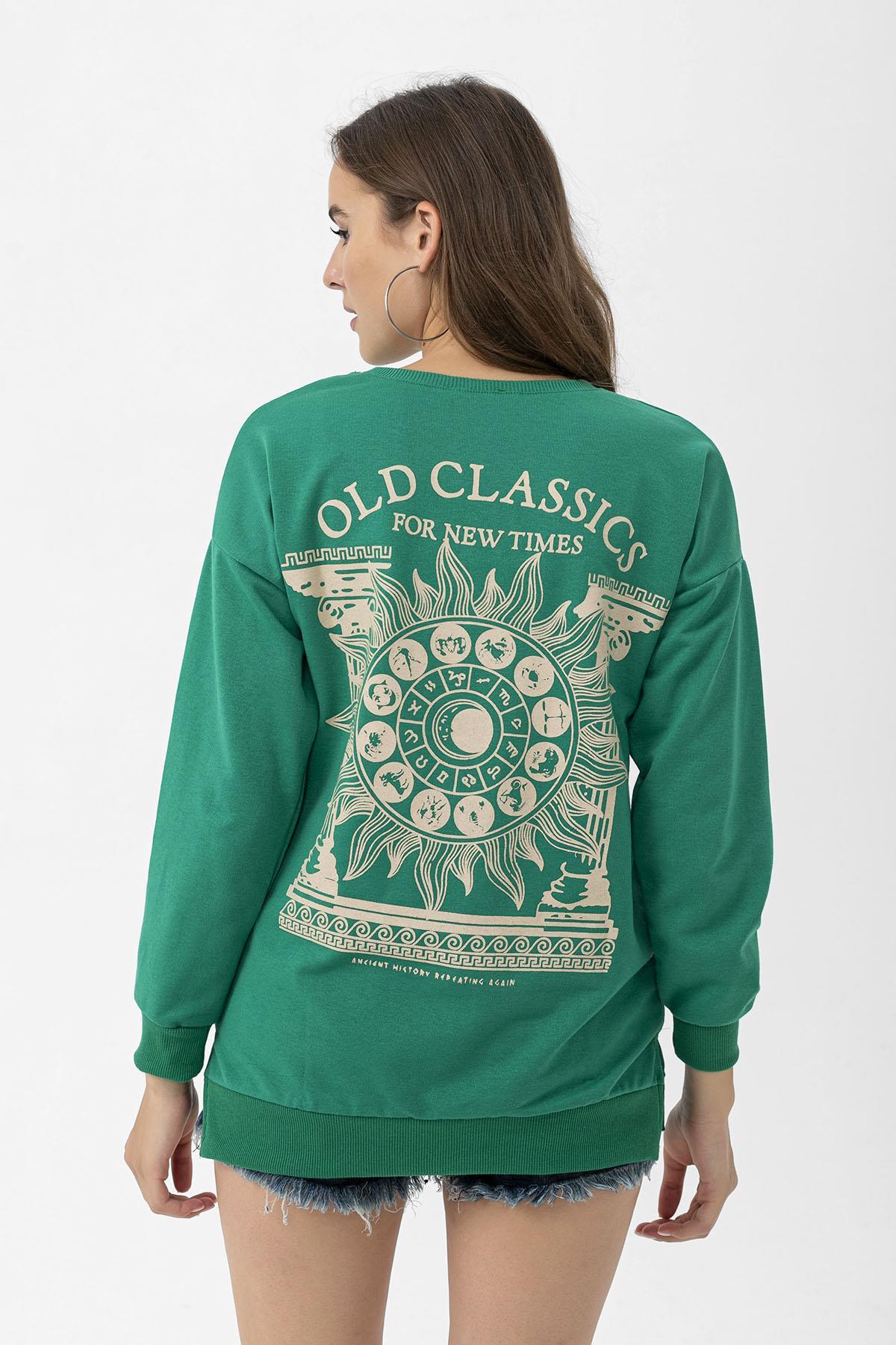 Kadın Sırt Baskı Detaylı Yan Yırtmaçlı Oversize Sweatshirt