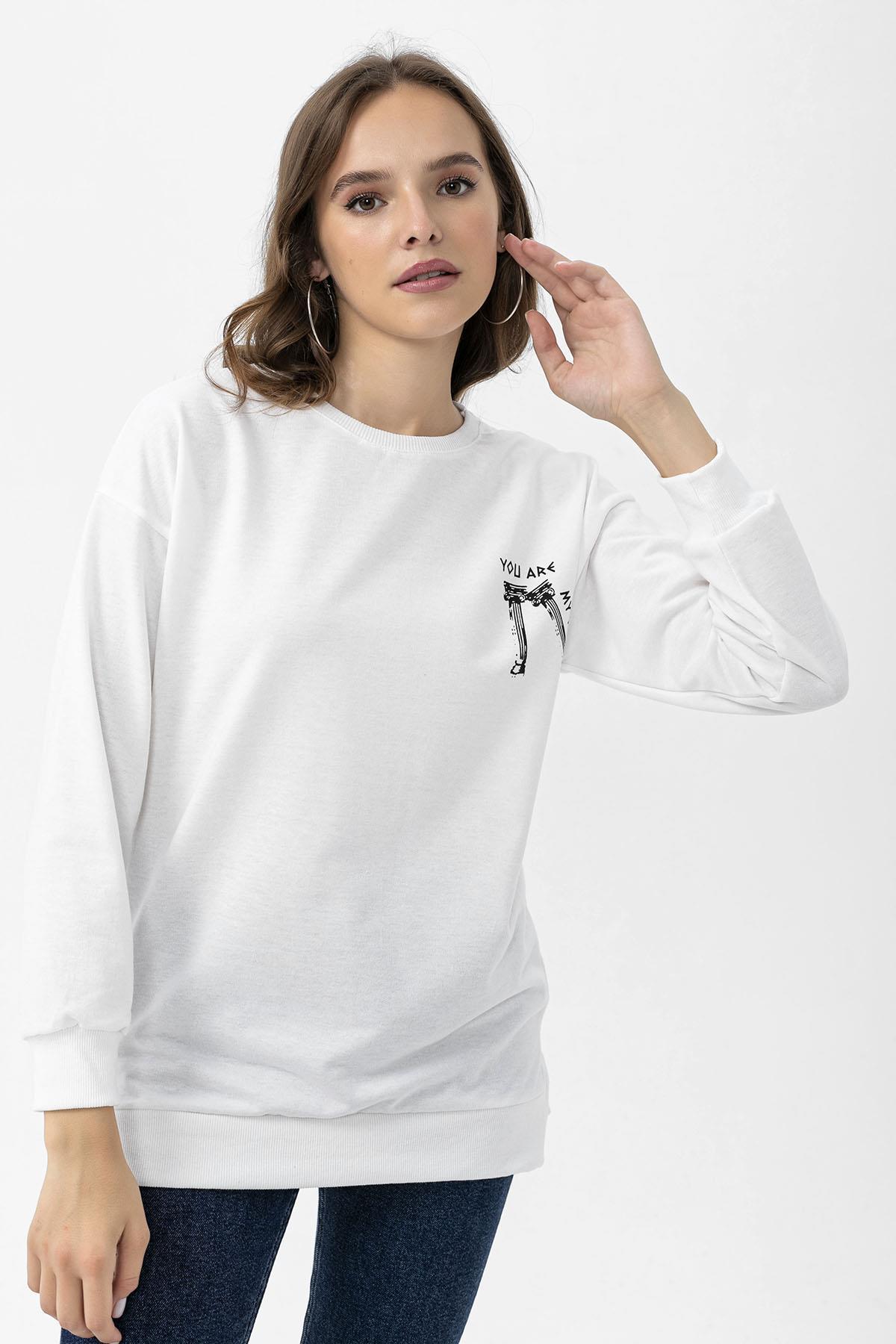 Kadın Sırt Baskı Detaylı Yan Yırtmaçlı Oversize Sweatshirt