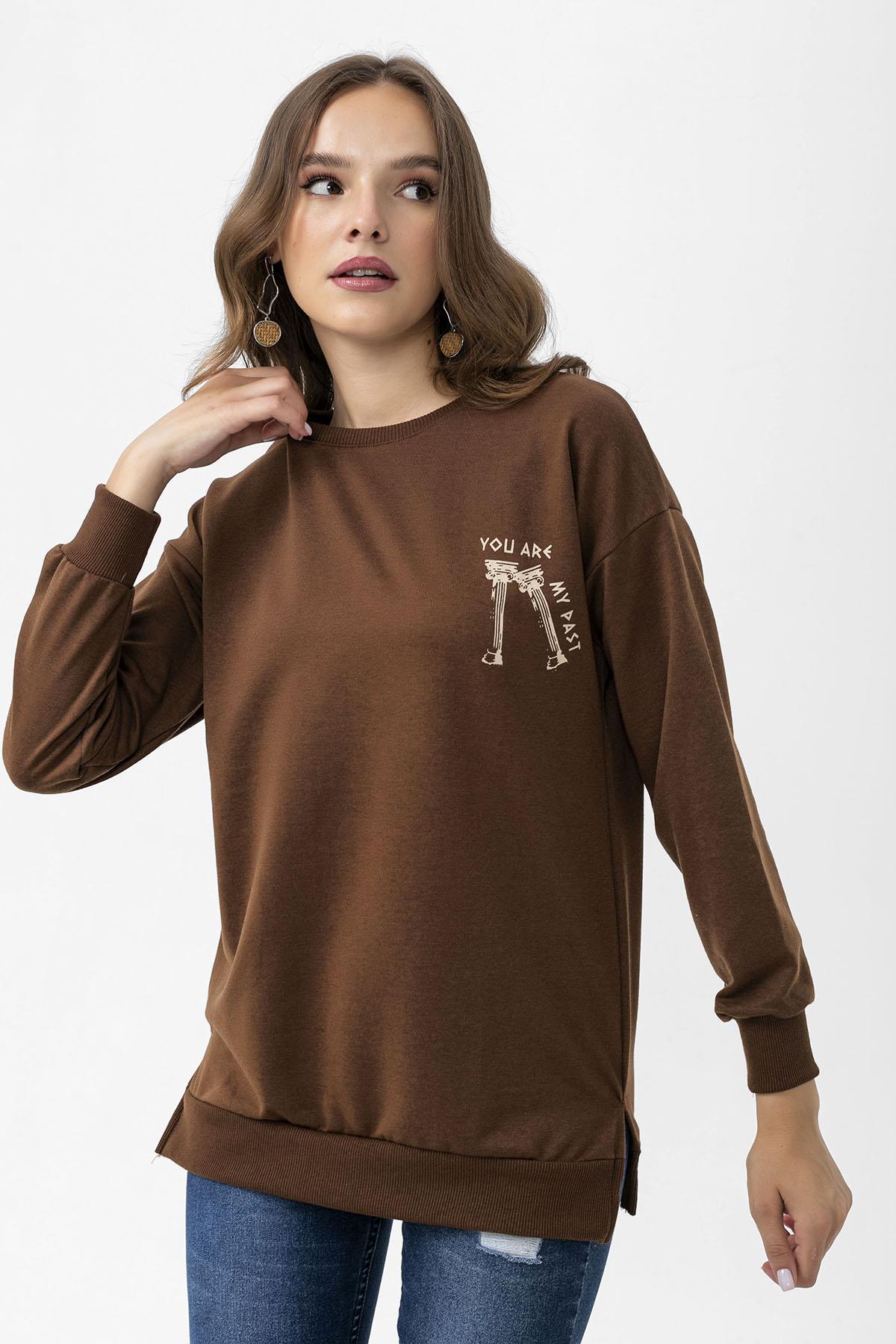 Kadın Sırt Baskı Detaylı Yan Yırtmaçlı Oversize Sweatshirt