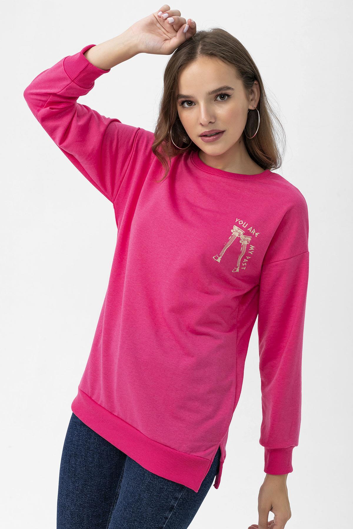 Kadın Sırt Baskı Detaylı Yan Yırtmaçlı Oversize Sweatshirt