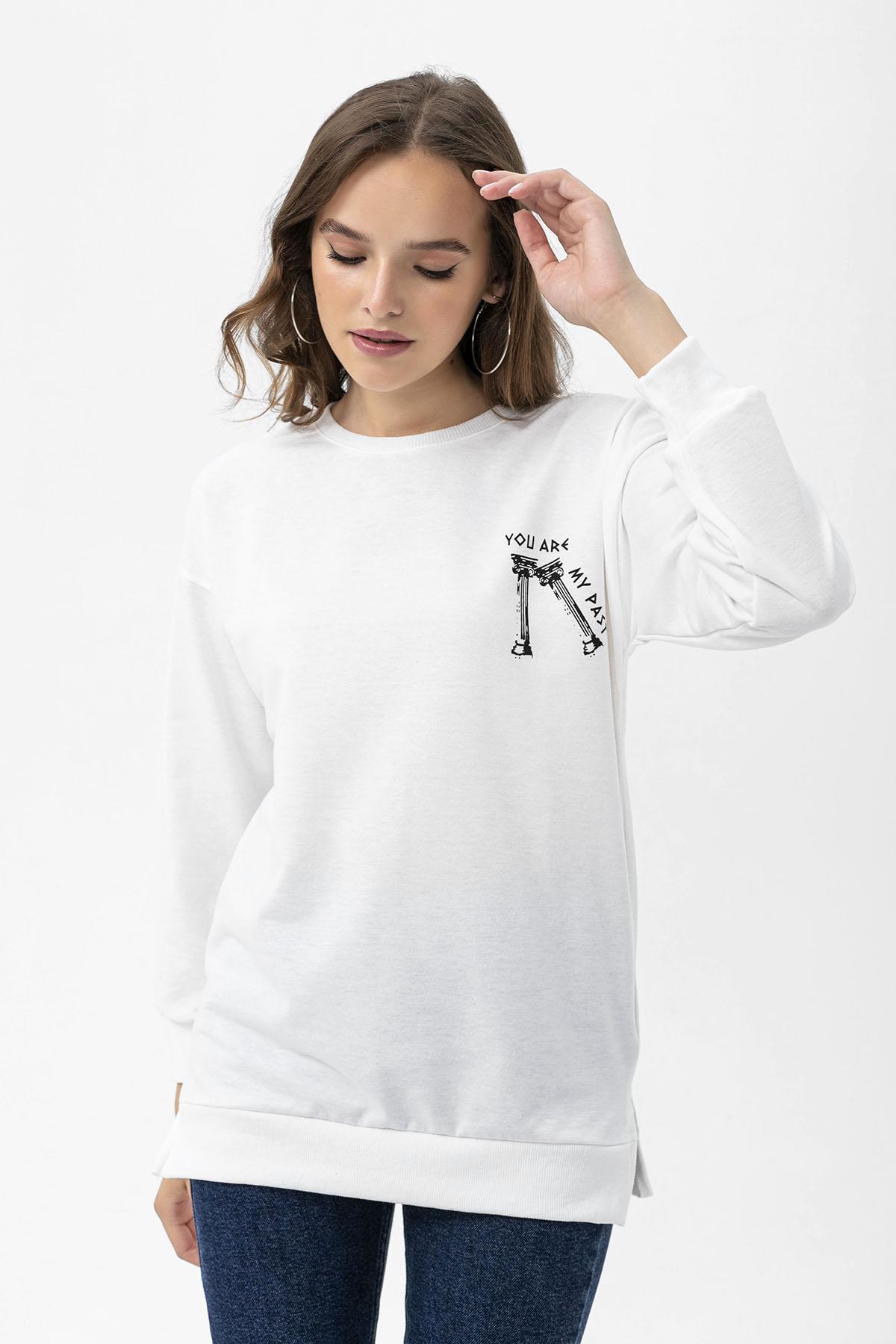 Kadın Sırt Baskı Detaylı Yan Yırtmaçlı Oversize Sweatshirt