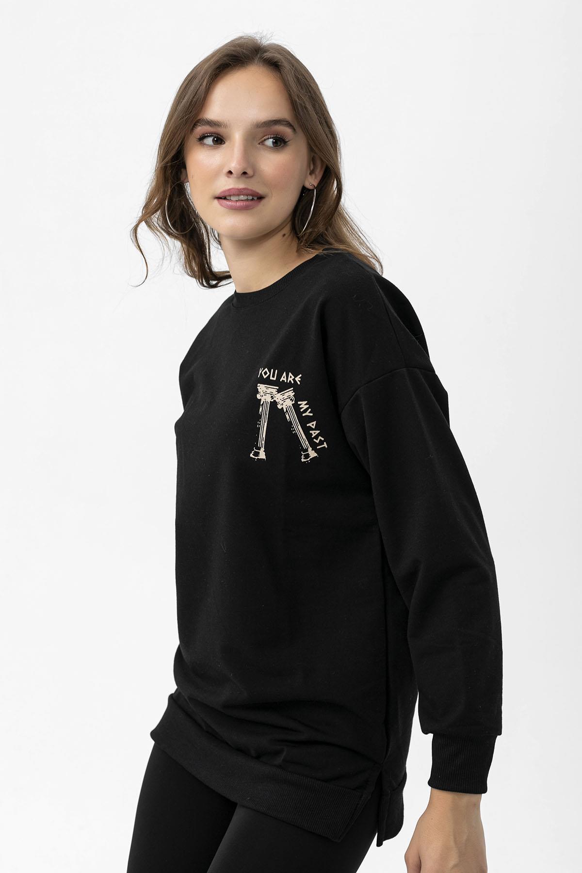 Kadın Sırt Baskı Detaylı Yan Yırtmaçlı Oversize Sweatshirt