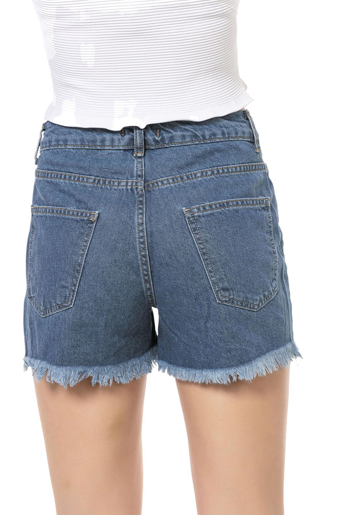 Kadın Yırtık Detaylı Denim Şort