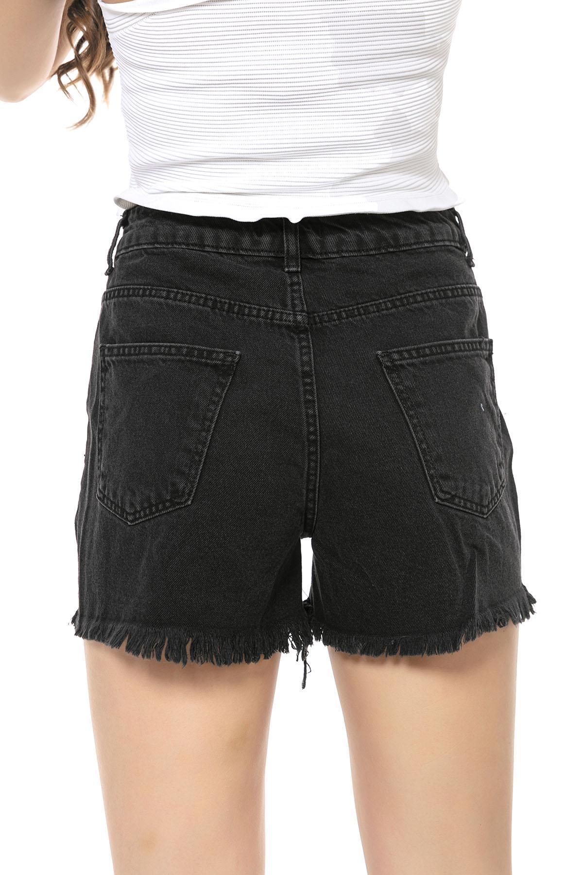 Kadın Yırtık Detaylı Denim Şort