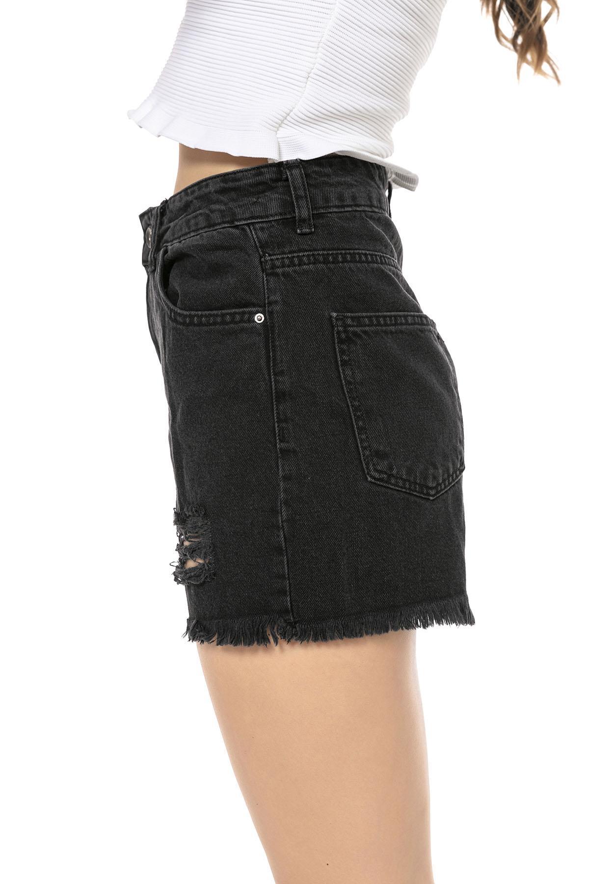 Kadın Yırtık Detaylı Denim Şort