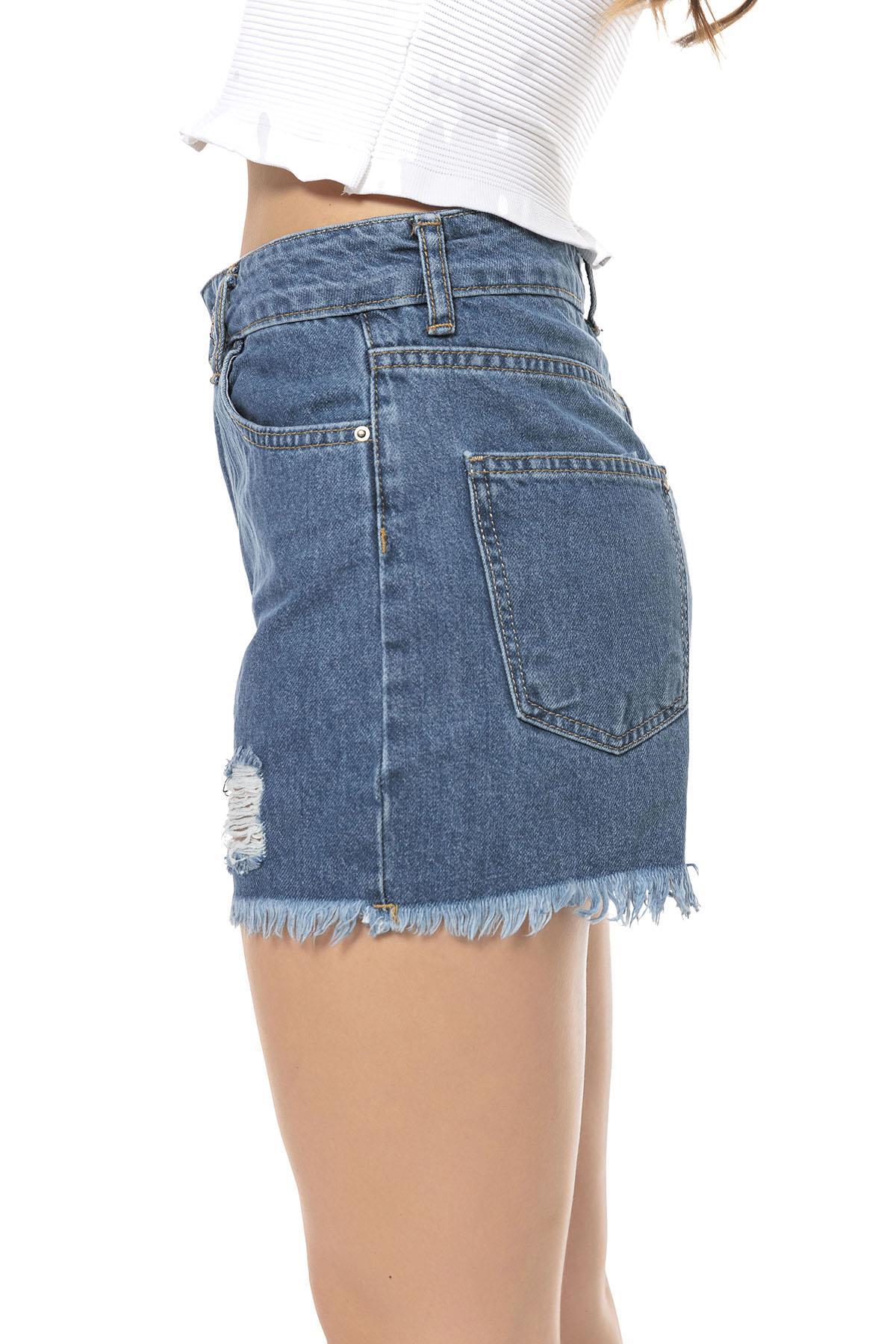 Kadın Yırtık Detaylı Denim Şort