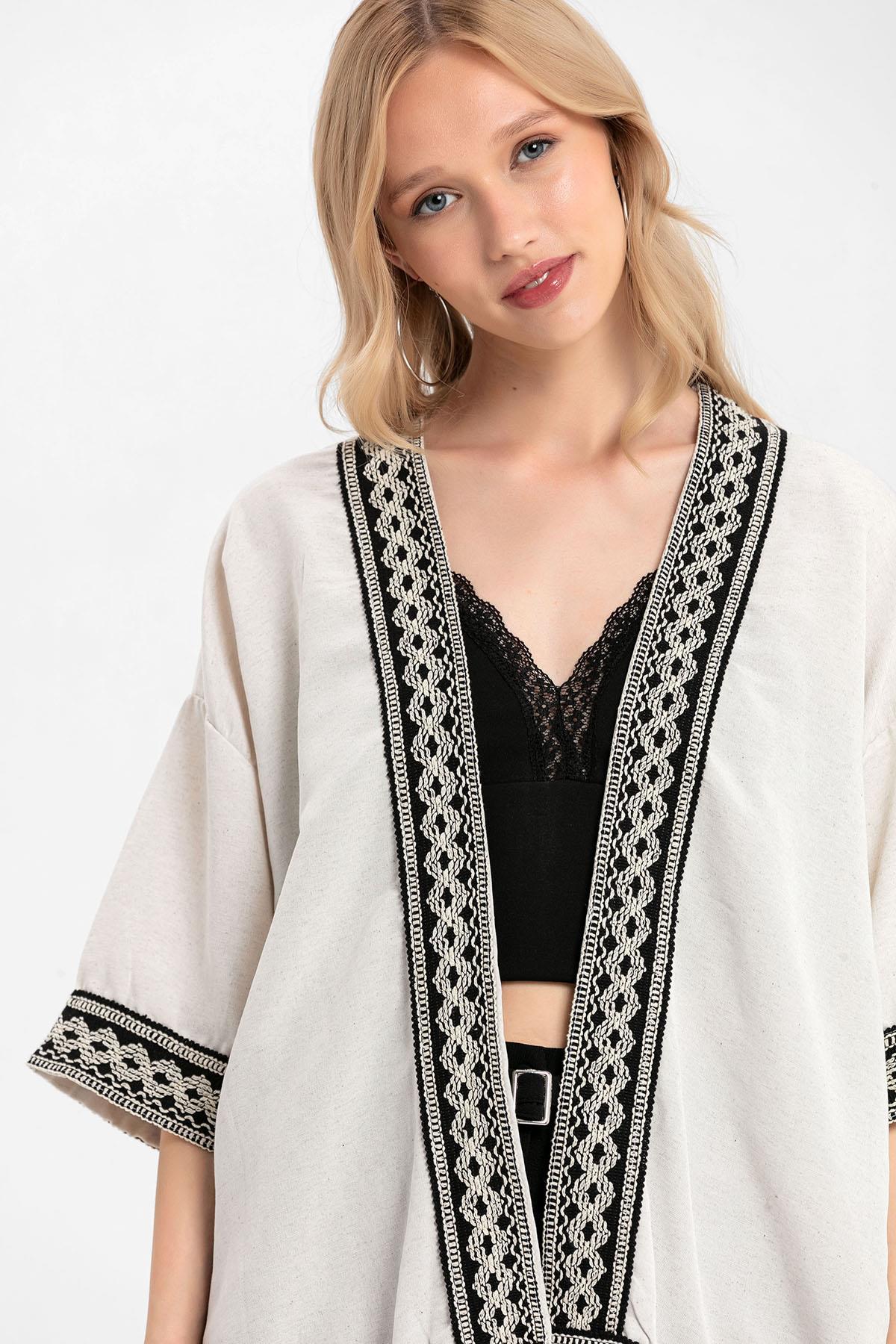 Yakası Kolu Nakışlı Kimono Keten Hırka