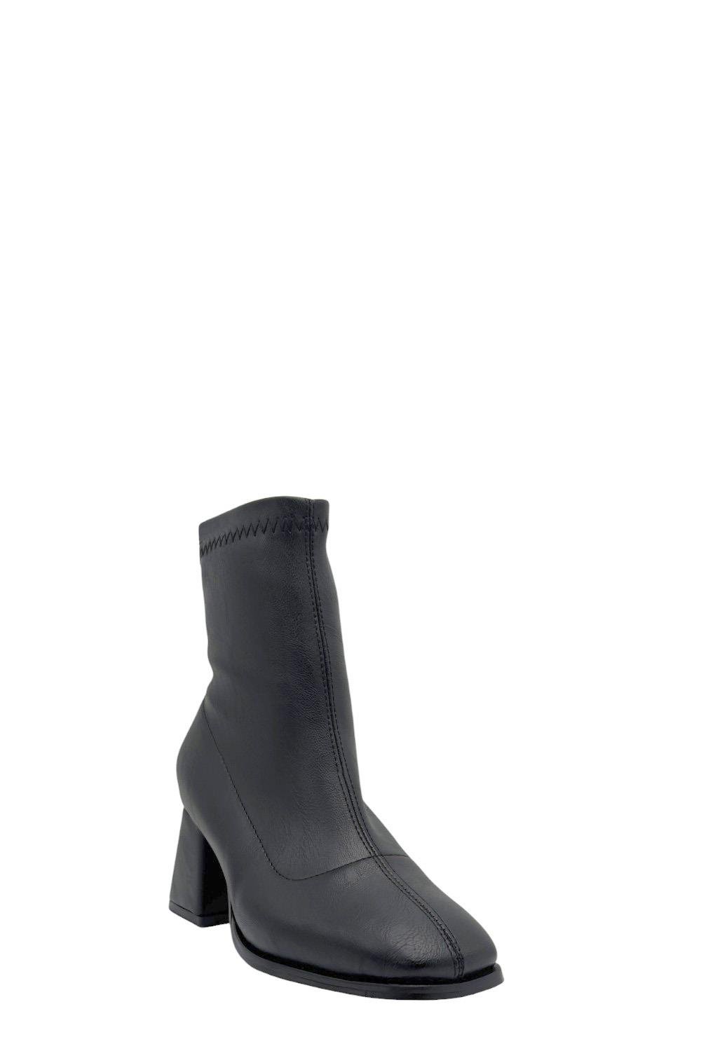 Siyah Topuklu Kadın Bot