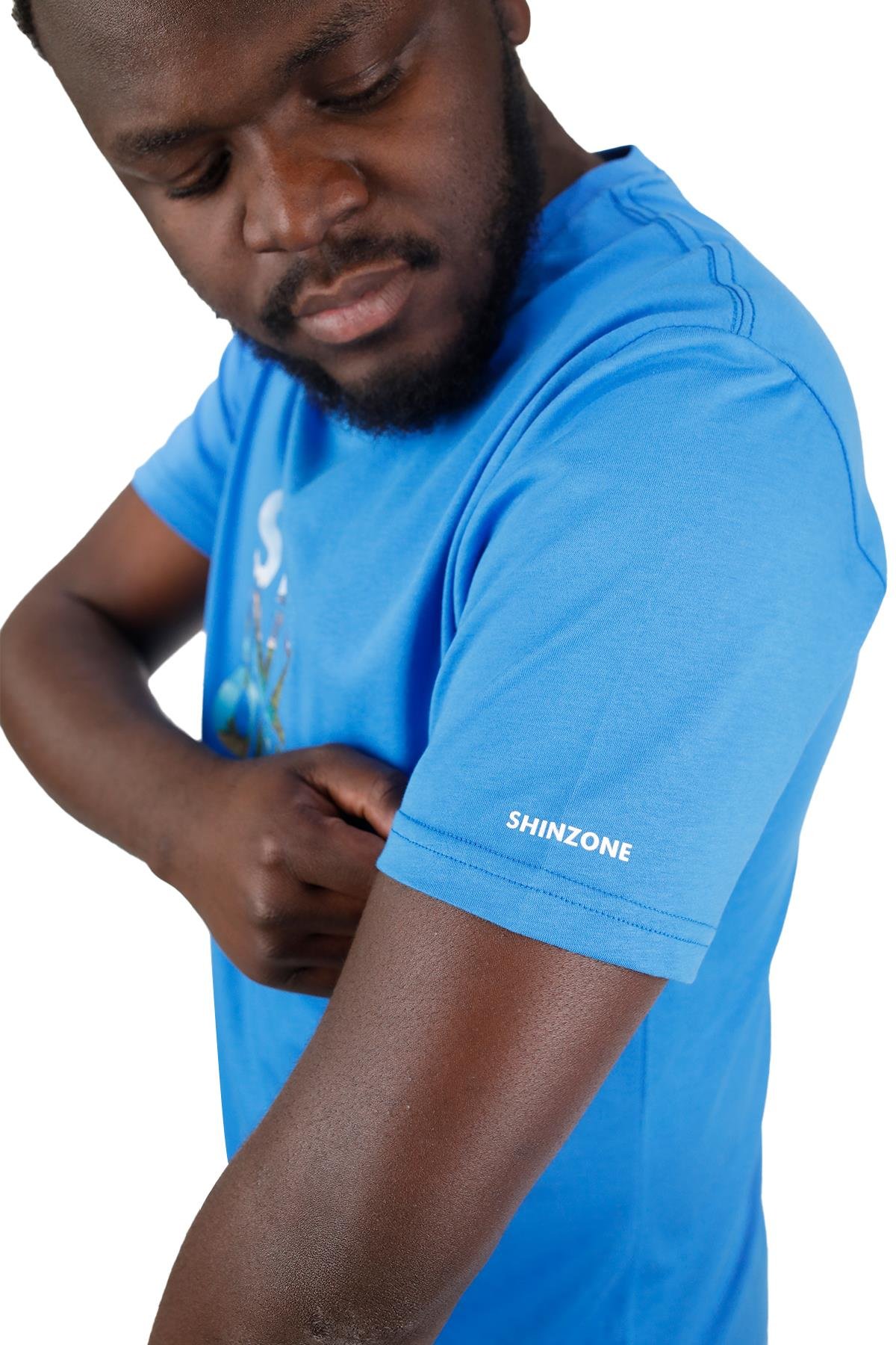 T-ShirtShinzoneErkek Bisiklet Yaka Standart Fit Göğüs Baskılı İndigo T-Shirt