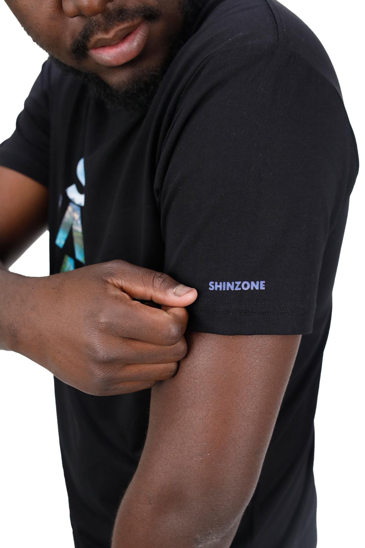 T-ShirtShinzoneErkek Bisiklet Yaka Standart Fit Göğüs Baskılı Siyah T-Shirt