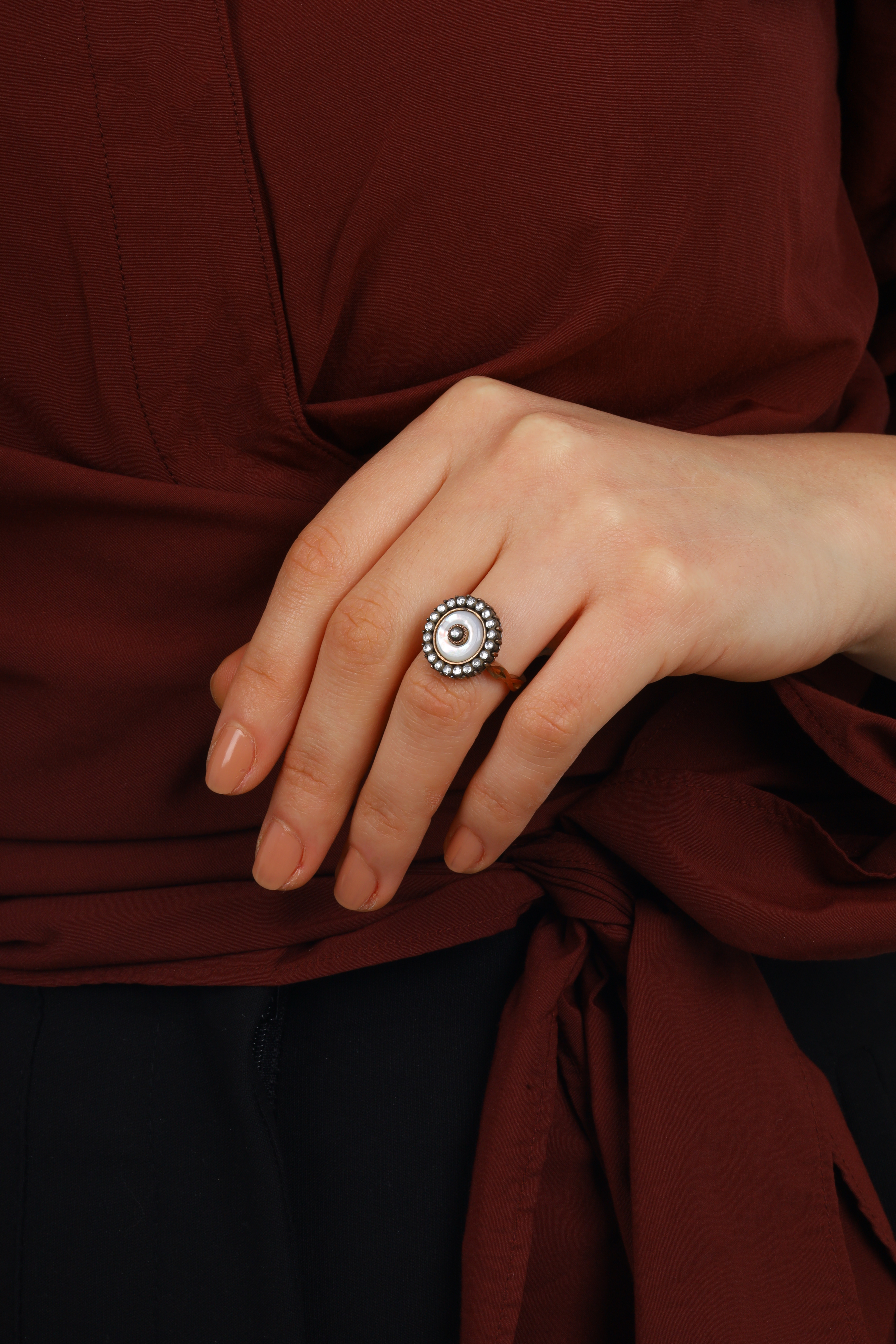 0,26 CT. DOLUNAY'IN PARILTISI SEDEFLİ  ELMAS YÜZÜK