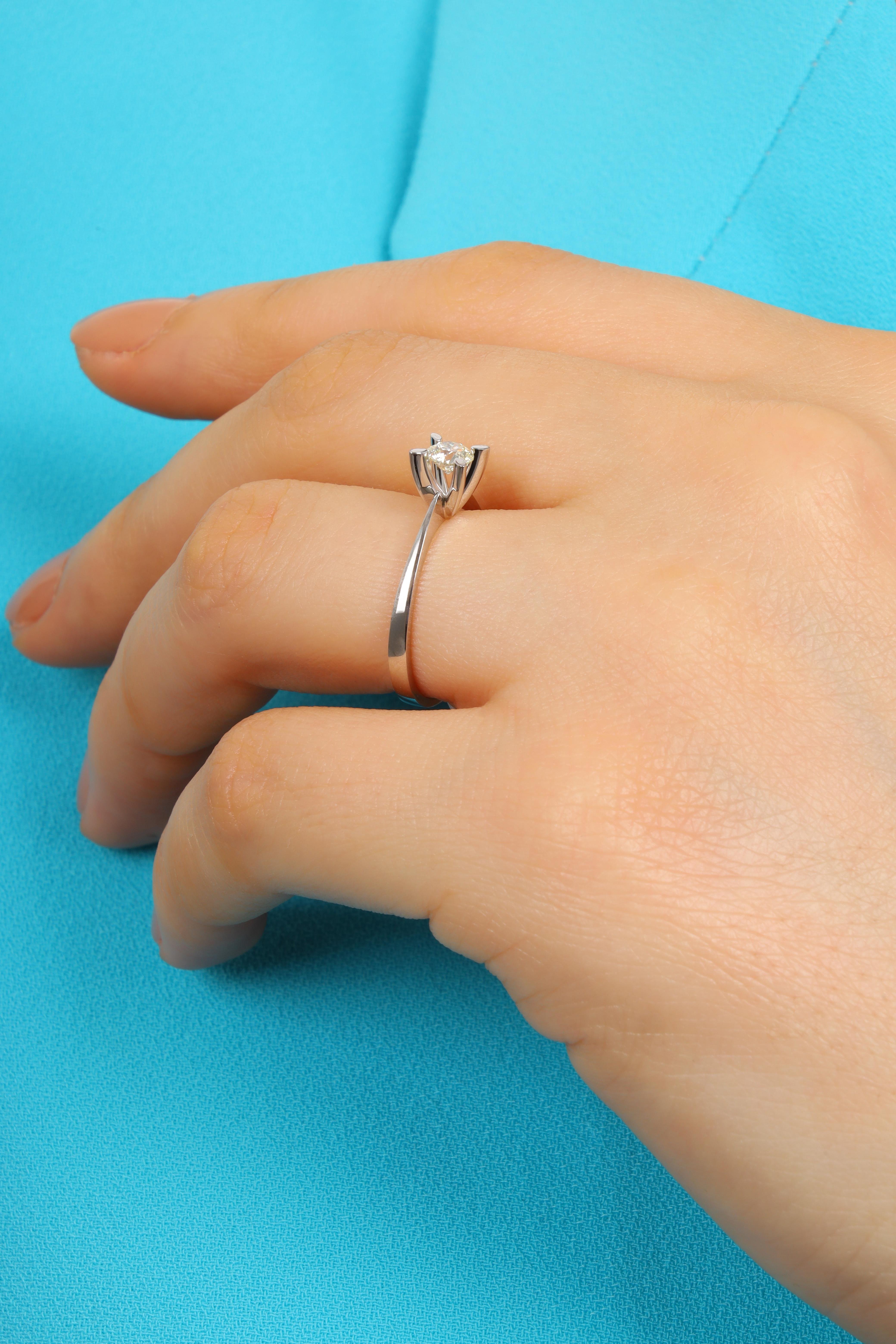 0,31 CT.TEKTAŞ PIRLANTA YÜZÜK