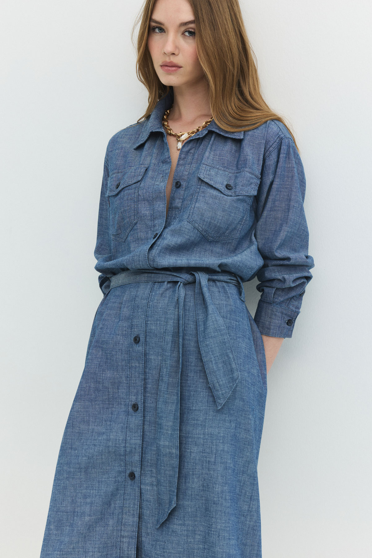 Oversize Fit Kuşaklı Chambray Orta İndigo Midi Jean Elbise