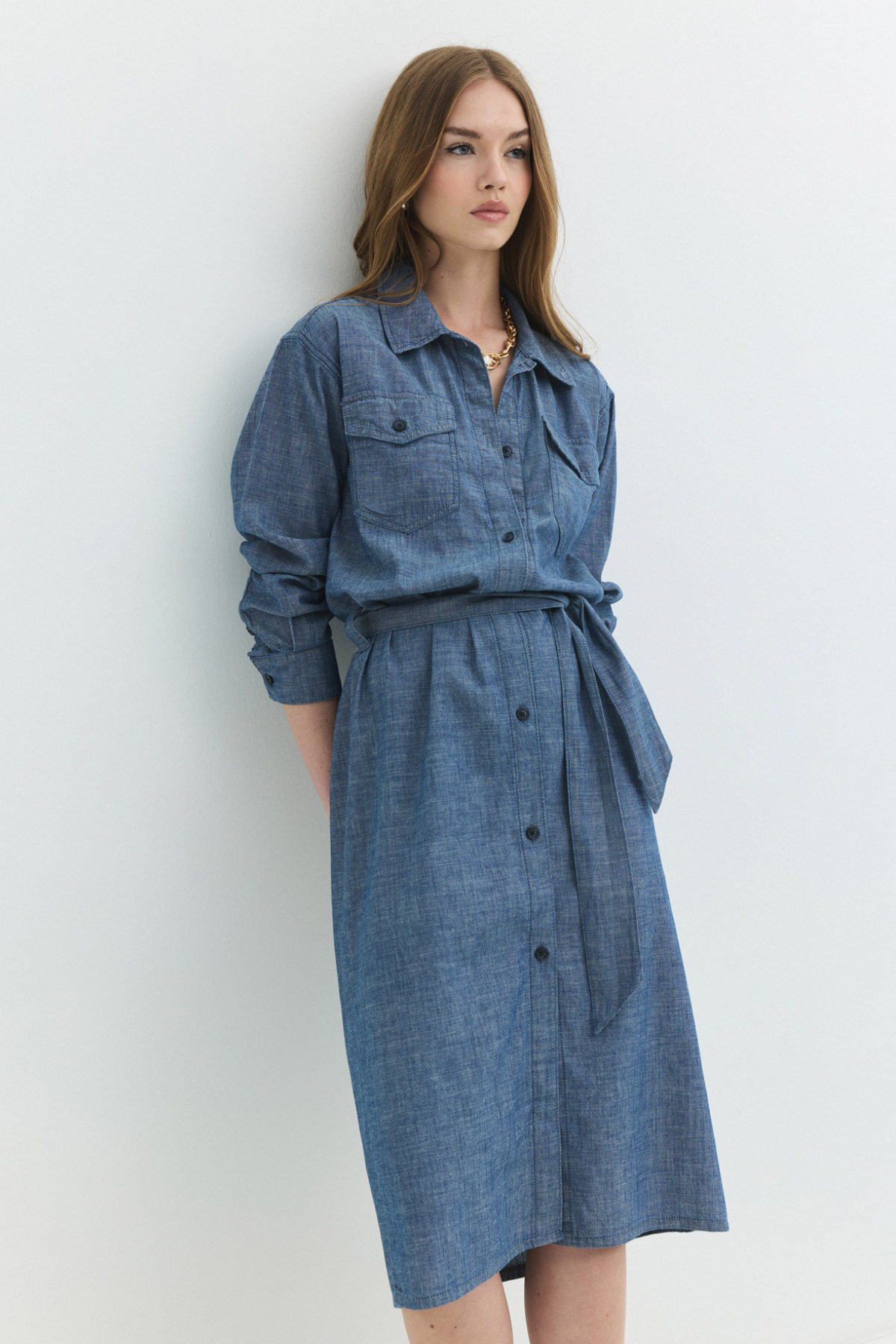 Oversize Fit Kuşaklı Chambray Orta İndigo Midi Jean Elbise