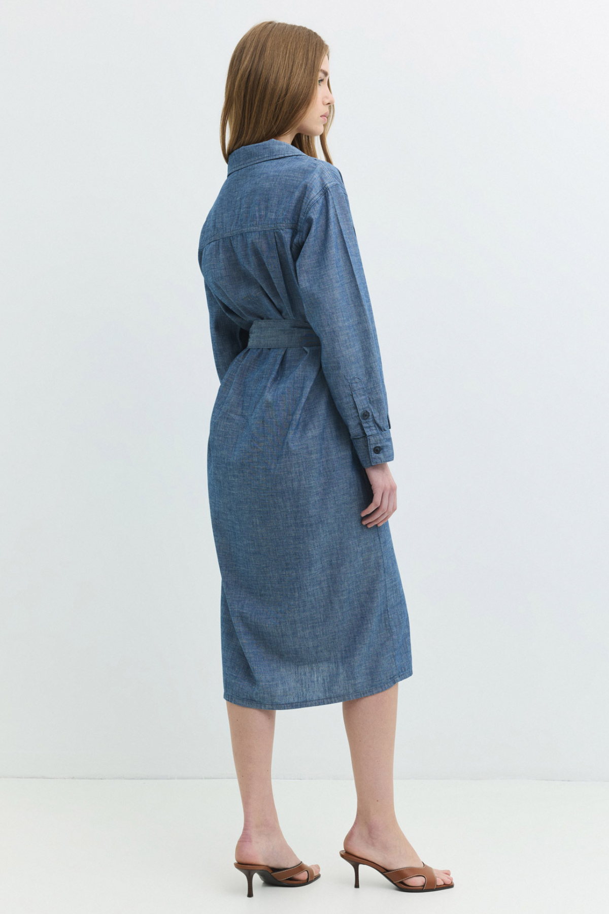 Oversize Fit Kuşaklı Chambray Orta İndigo Midi Jean Elbise