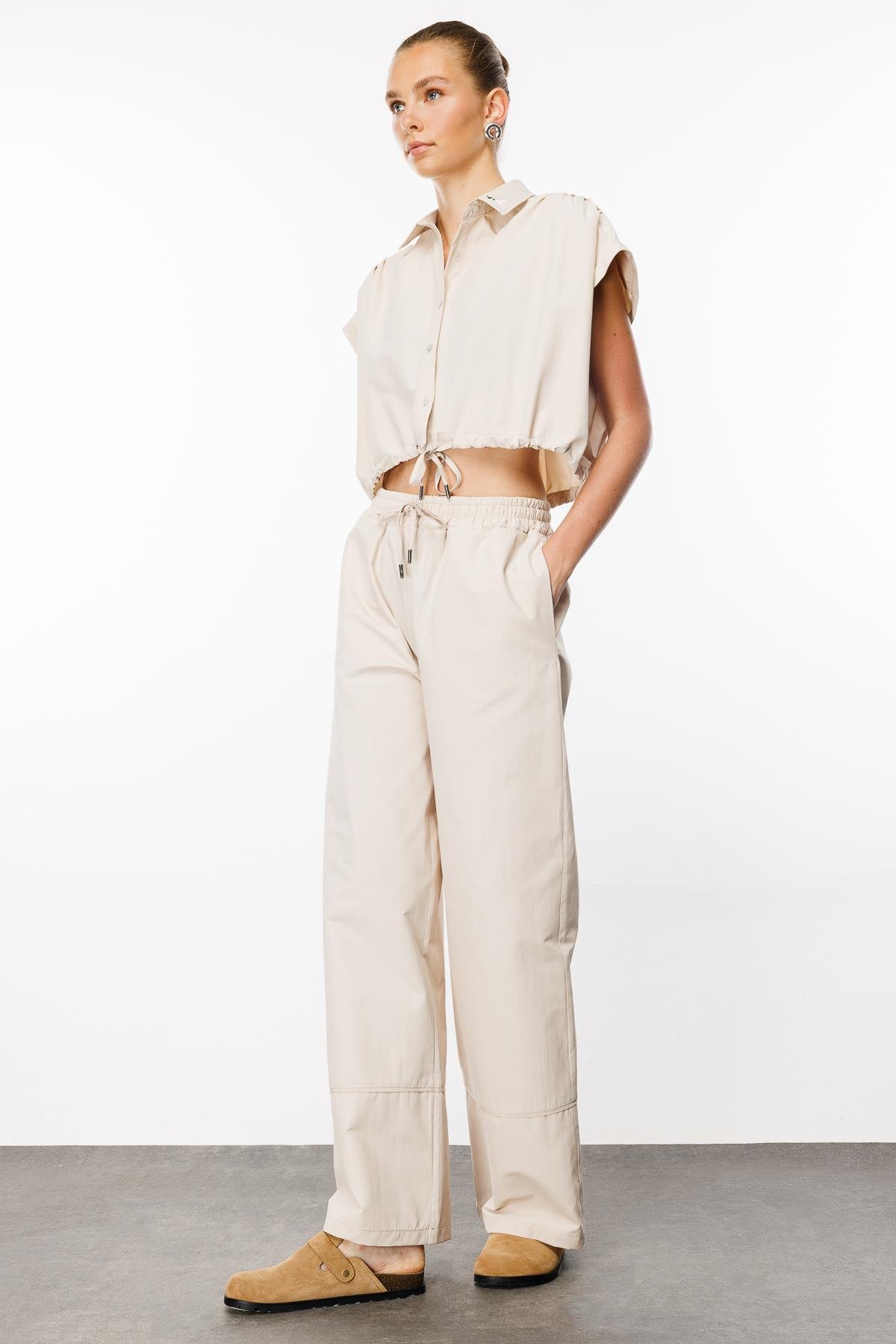 Rahat / Relaxed Fit Krem Kadın Kumaş Pantolon