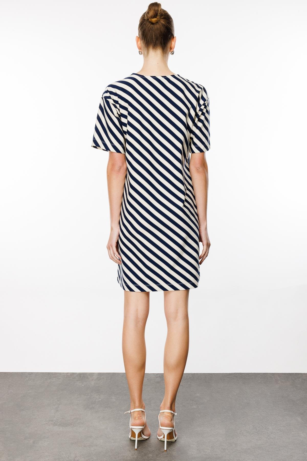 Rahat / Relaxed Fit Lacivert Çizgili Elbise