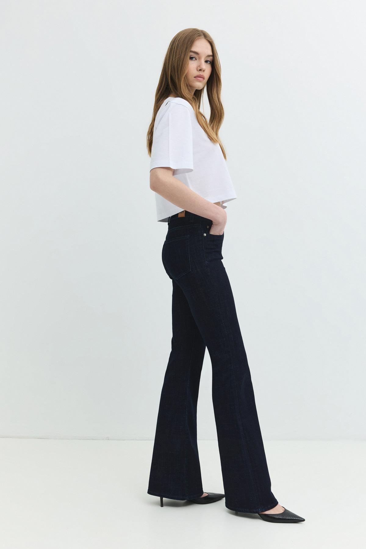 Slim Flare Fit Long Rinse Koyu İndigo Kadın Jean Pantolon