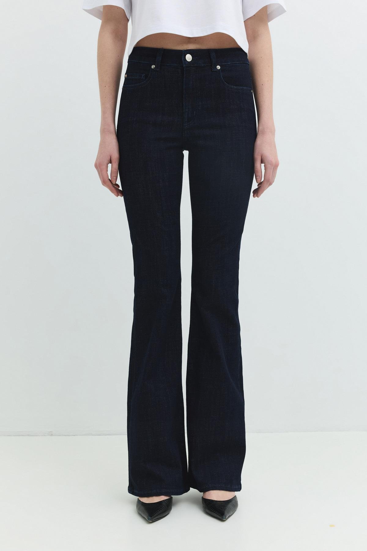 Slim Flare Fit Long Rinse Koyu İndigo Kadın Jean Pantolon