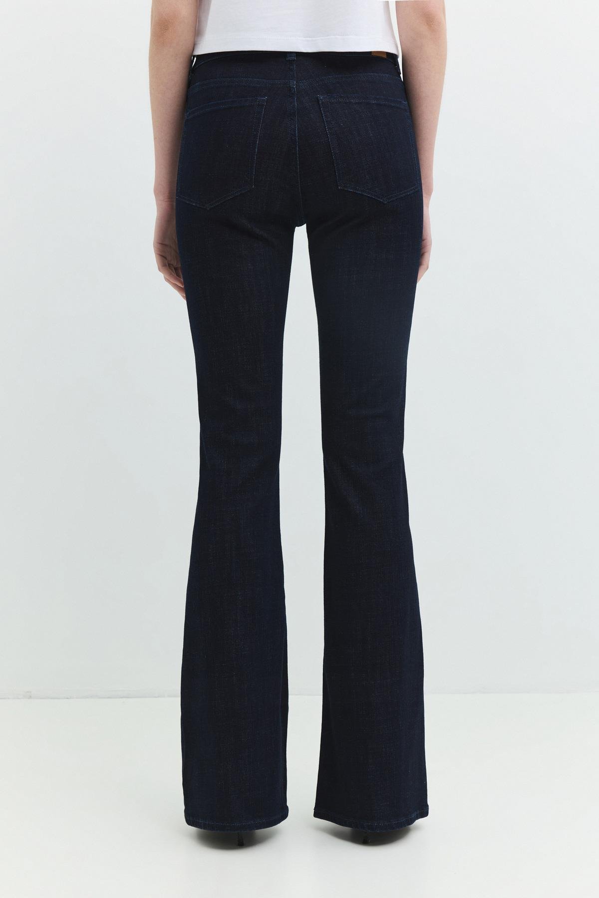 Slim Flare Fit Long Rinse Koyu İndigo Kadın Jean Pantolon