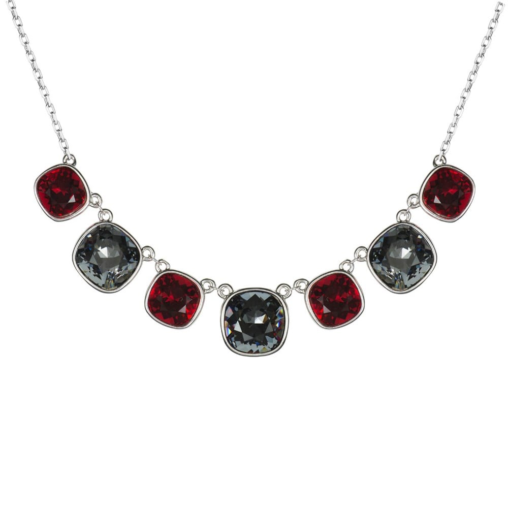 Kare Swarovski Kristalli Kolye