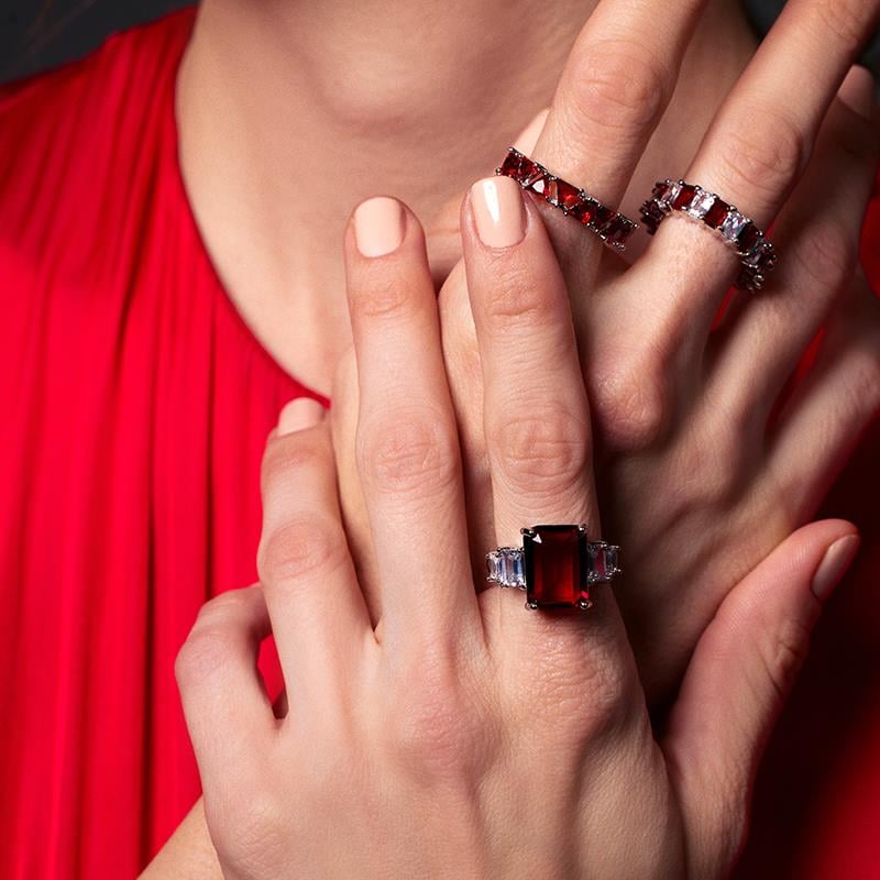 Kırmızı Baget Taşlı Yüzük