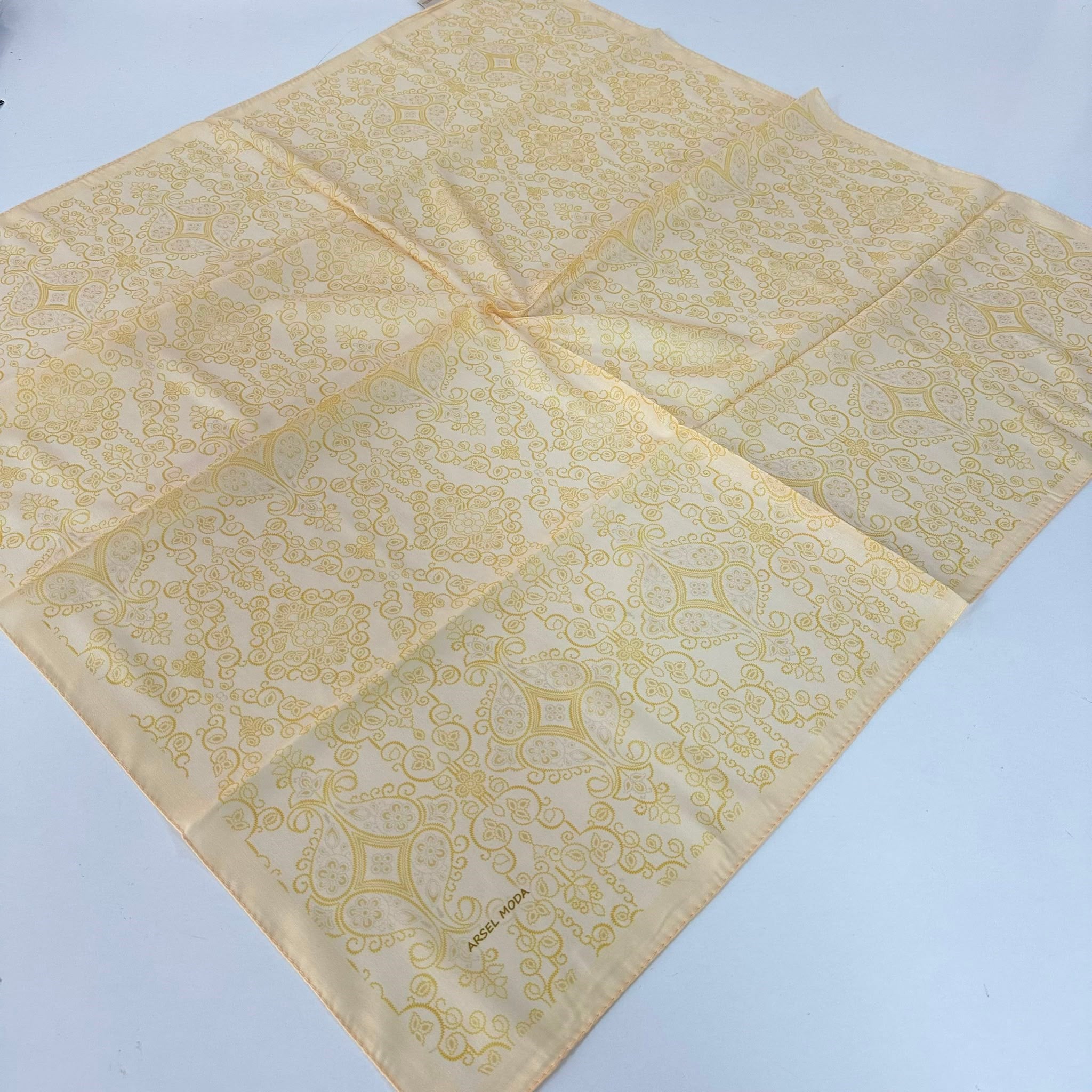 ARSEL MODA Soft Pamuklu Eşarp İtalyan Dikişli Sarı Serisi  LRB7004