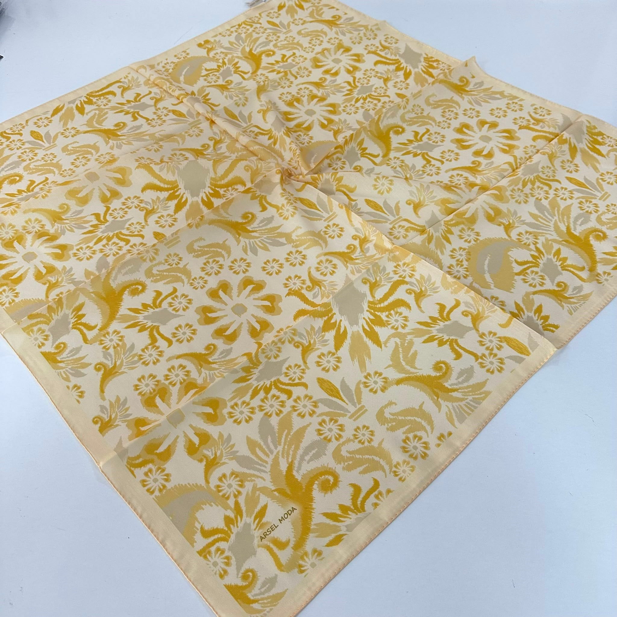 ARSEL MODA Soft Pamuklu Eşarp İtalyan Dikişli Sarı Serisi  LRB7005