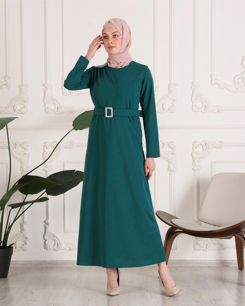 Kolları Taş Işlemeli Abaya