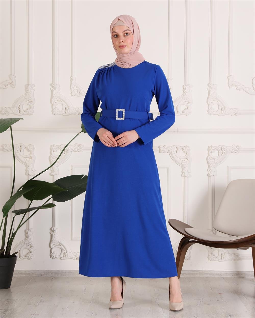 Kolları Taş Işlemeli Abaya