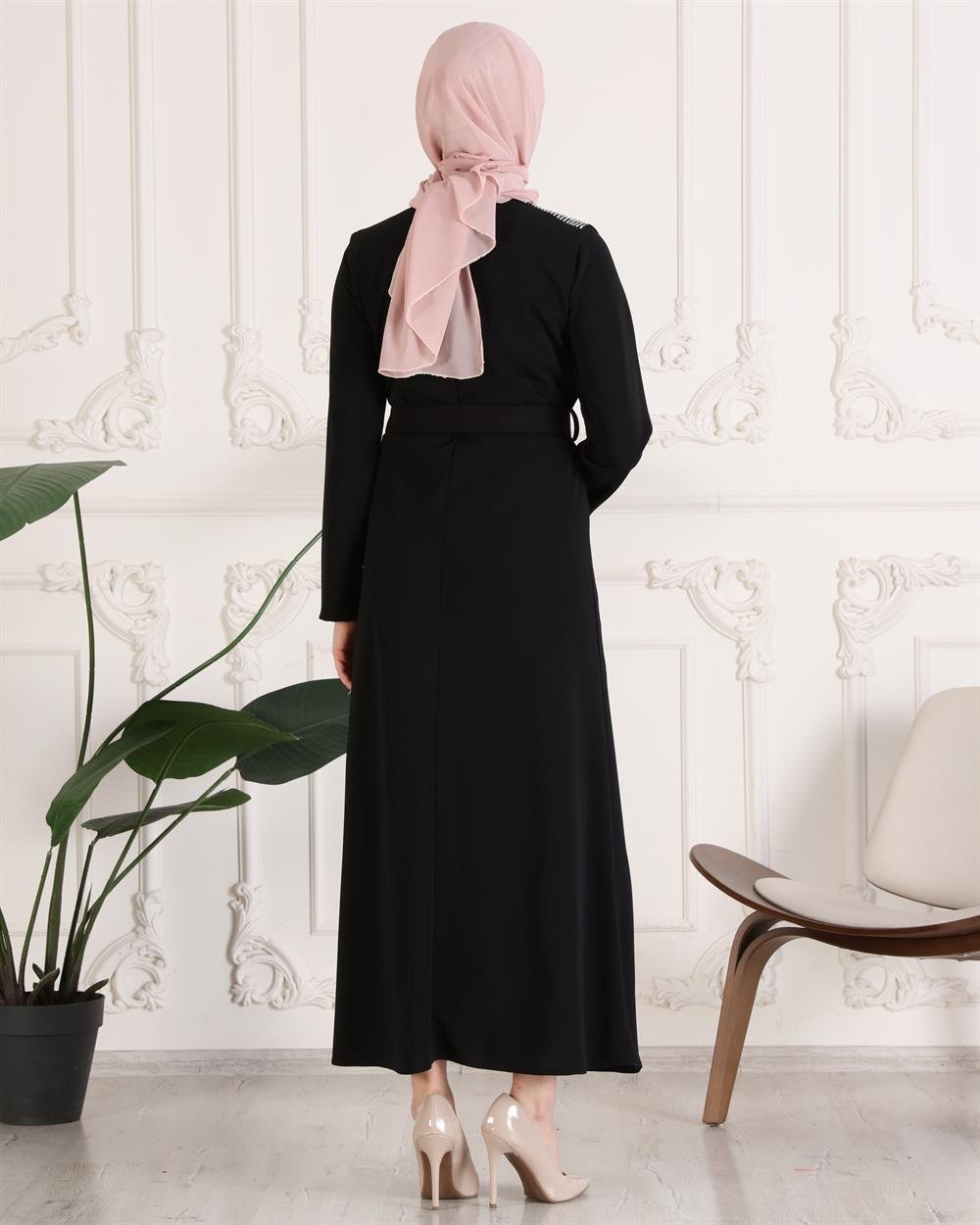 Kolları Taş Işlemeli Abaya