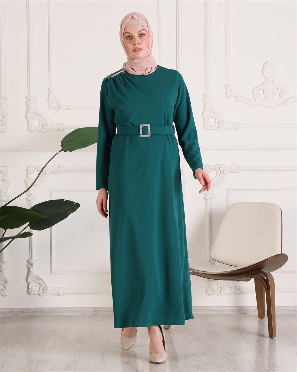 Kolları Taş Işlemeli Abaya