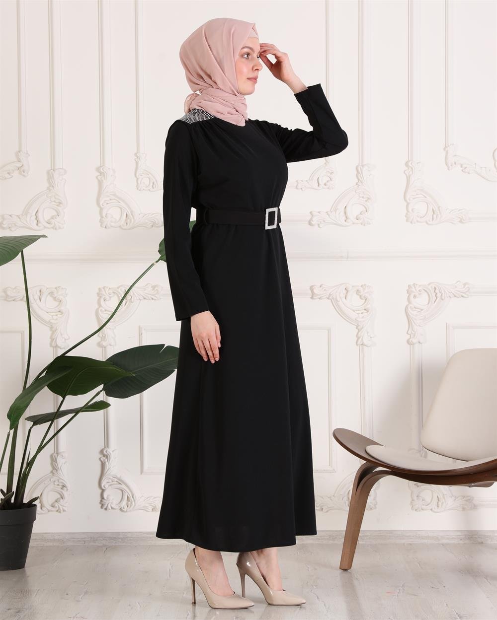 Kolları Taş Işlemeli Abaya