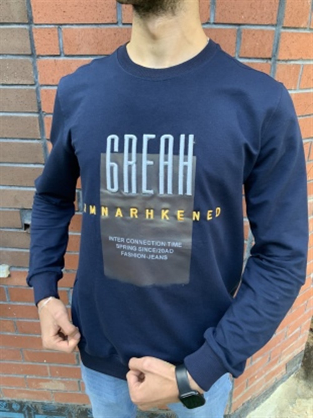 Sweatshirt