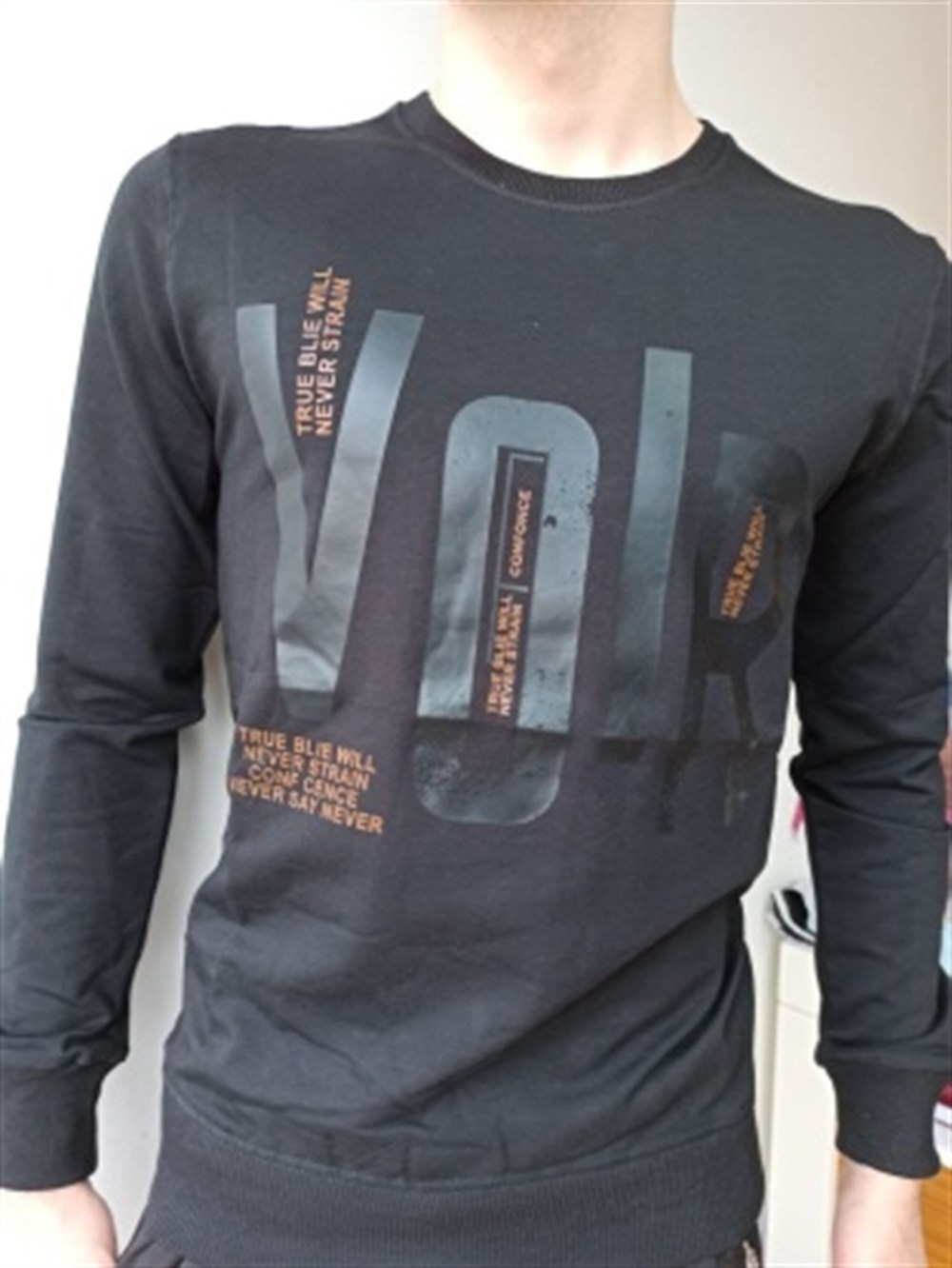 Sweatshirt