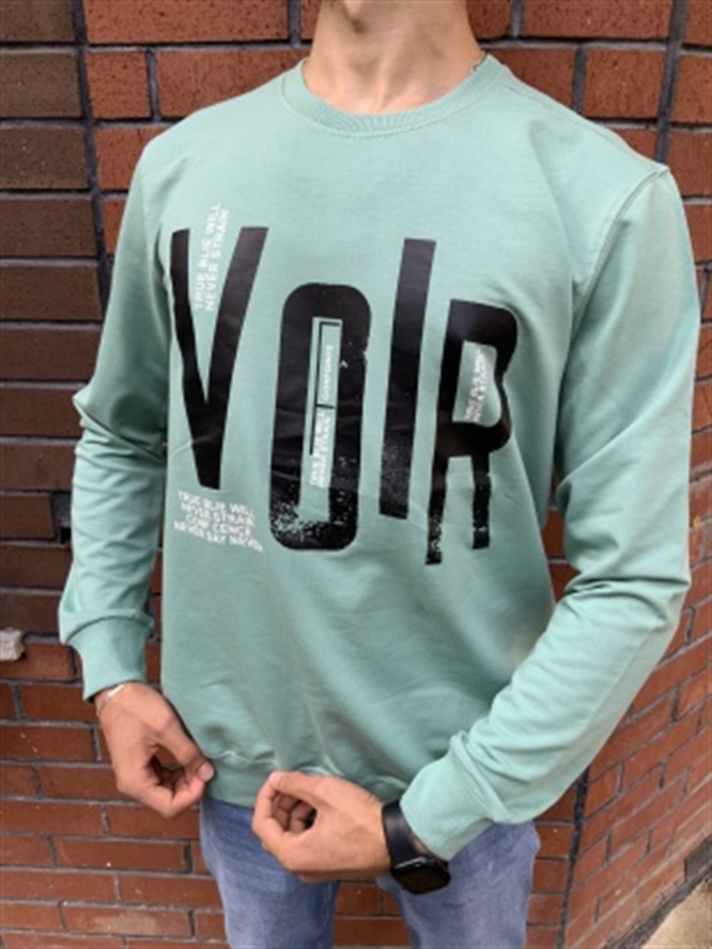 Sweatshirt