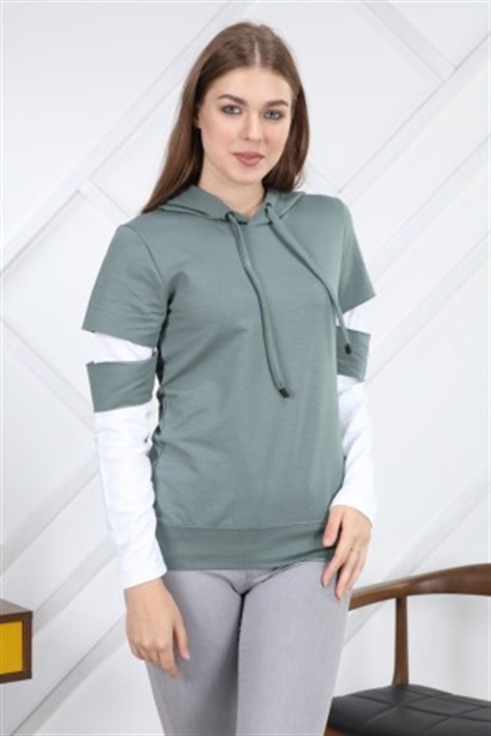 Sweatshirt