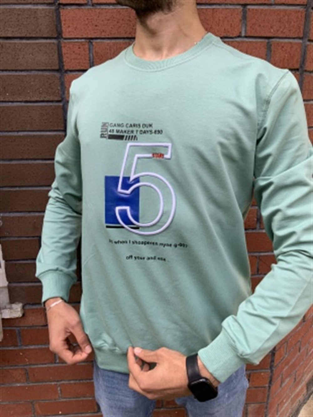 Sweatshirt