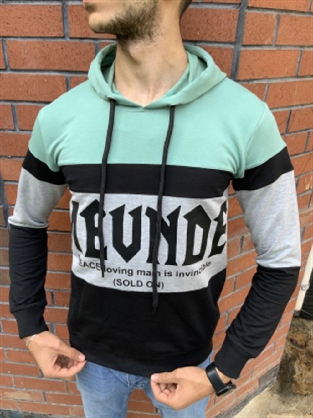 Sweatshirt